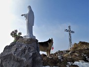 71 Alla Madonnina e croce di vetta dela Cornagera (1311 m)